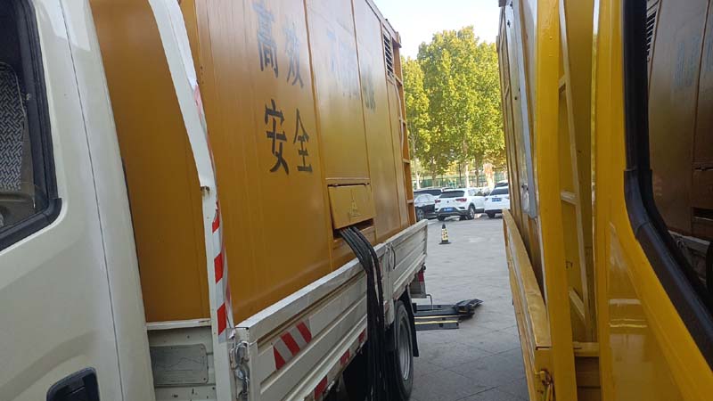 桑珠孜如何判断柴油发电机组和UPS电源的切换时间是否符合要求？